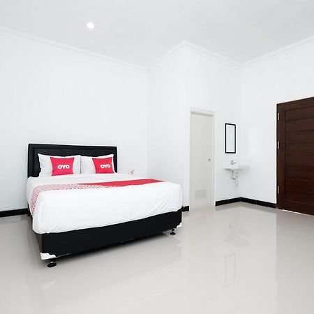 Oyo 1611 Four D'Home Solo Zewnętrze zdjęcie