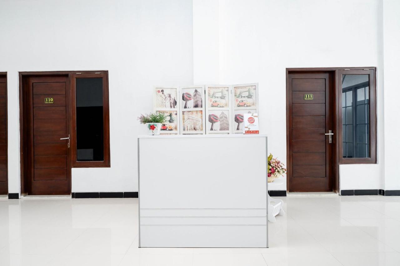 Oyo 1611 Four D'Home Solo Zewnętrze zdjęcie