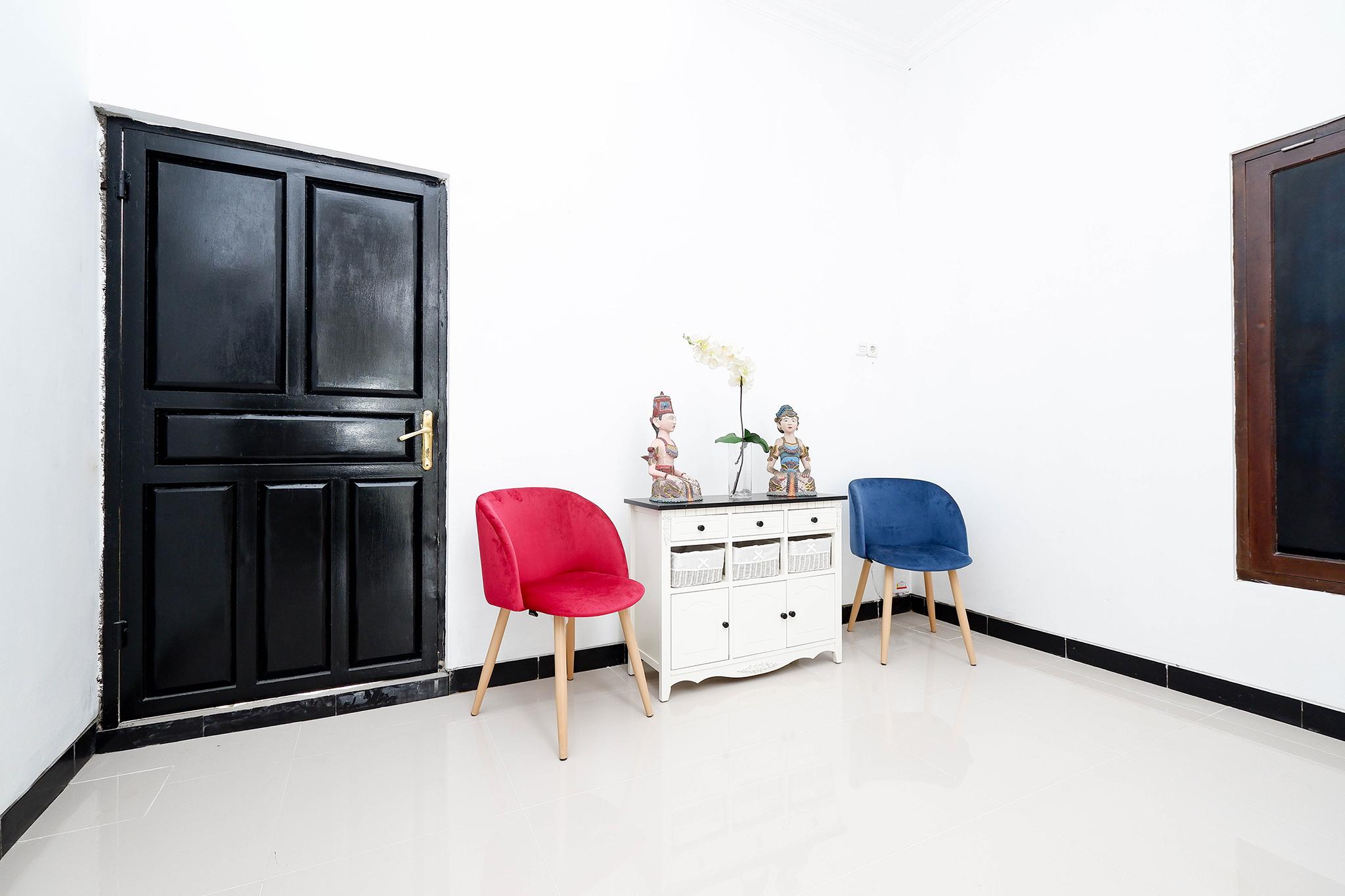 Oyo 1611 Four D'Home Solo Zewnętrze zdjęcie